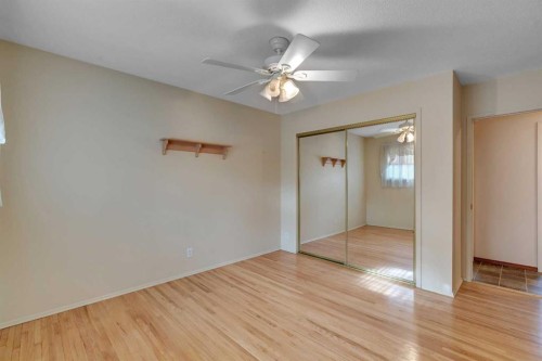 832 Raynard Crescent Se, Calgary, AB - Indoor Photo Showing Other Room