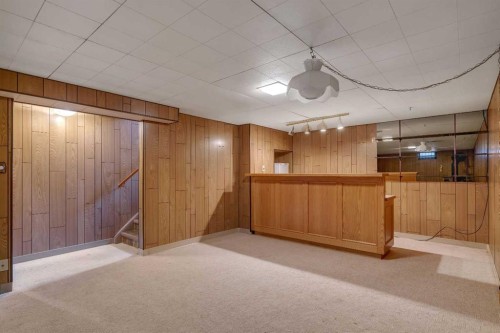 832 Raynard Crescent Se, Calgary, AB - Indoor