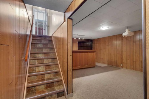 832 Raynard Crescent Se, Calgary, AB - Indoor Photo Showing Other Room