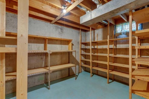 832 Raynard Crescent Se, Calgary, AB - Indoor