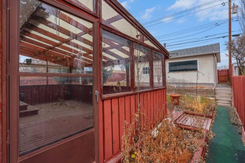 832 Raynard Crescent Se, Calgary, AB - 