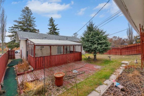 832 Raynard Crescent Se, Calgary, AB - Outdoor