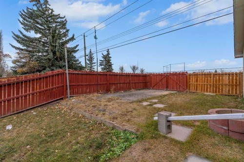 832 Raynard Crescent Se, Calgary, AB - Outdoor