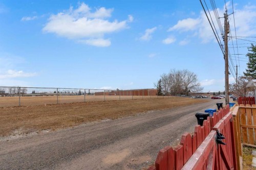 832 Raynard Crescent Se, Calgary, AB - Outdoor With View