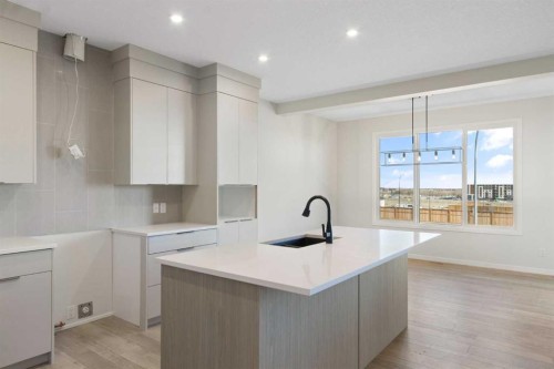 112 Belmont Place Sw, Calgary, AB - Indoor Photo Showing Kitchen