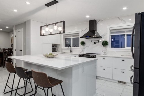 5 Sydney Drive Sw, Calgary, AB - Indoor