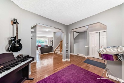 73 Crestmont Drive Sw, Calgary, AB - Indoor Photo Showing Other Room