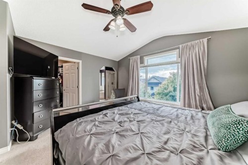 73 Crestmont Drive Sw, Calgary, AB - Indoor Photo Showing Bedroom
