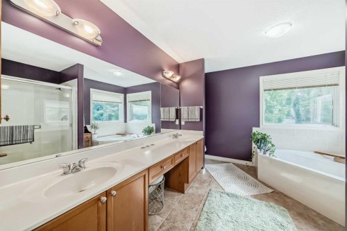 73 Crestmont Drive Sw, Calgary, AB - Indoor Photo Showing Bathroom