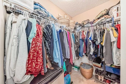 73 Crestmont Drive Sw, Calgary, AB - Indoor With Storage