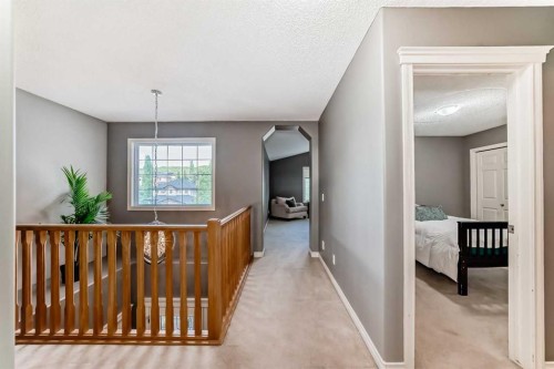 73 Crestmont Drive Sw, Calgary, AB - Indoor Photo Showing Other Room