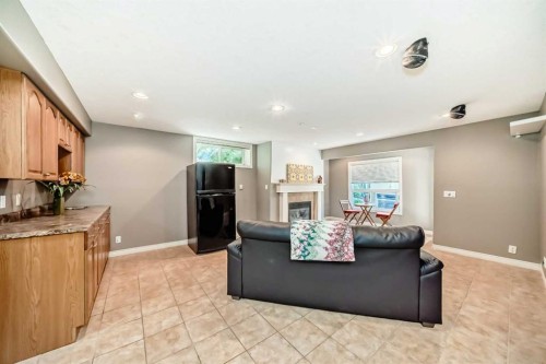 73 Crestmont Drive Sw, Calgary, AB - Indoor