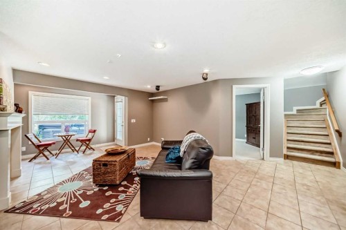 73 Crestmont Drive Sw, Calgary, AB - Indoor