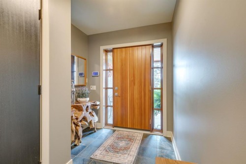 954 Drury Avenue Ne, Calgary, AB - Indoor Photo Showing Other Room