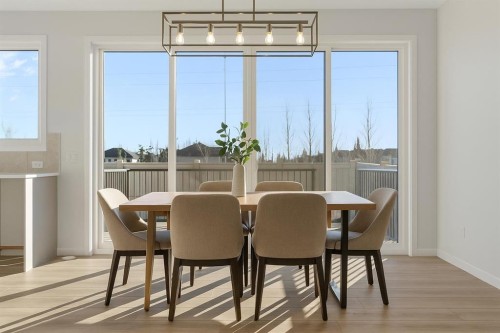 218 West Grove Lane Sw, Calgary, AB - Indoor Photo Showing Dining Room