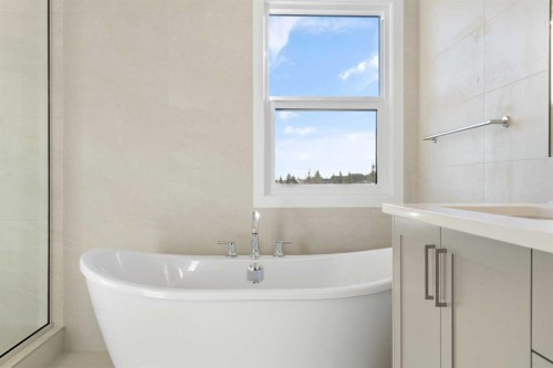 218 West Grove Lane Sw, Calgary, AB - Indoor Photo Showing Bathroom