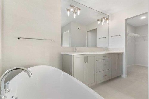 218 West Grove Lane Sw, Calgary, AB - Indoor Photo Showing Bathroom