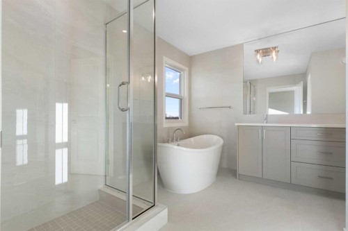 218 West Grove Lane Sw, Calgary, AB - Indoor Photo Showing Bathroom