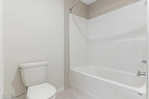 218 West Grove Lane Sw, Calgary, AB - Indoor Photo Showing Bathroom