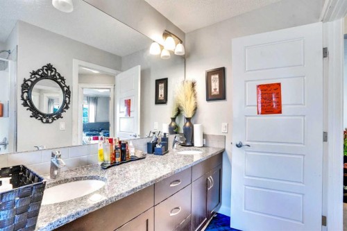 272 Skyview Shores Manor Ne, Calgary, AB - Indoor Photo Showing Bathroom