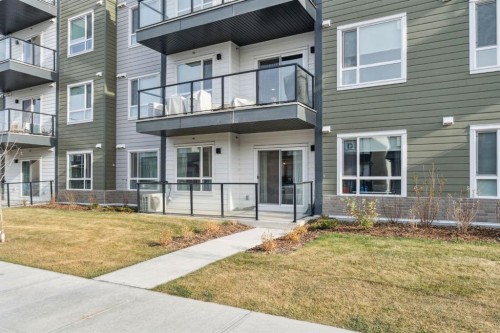 1105-33 Carringham Gate Nw, Calgary, AB - Outdoor With Balcony With Facade
