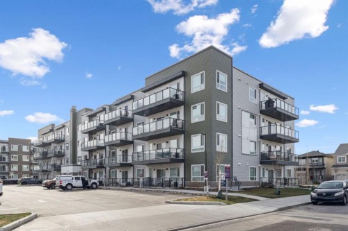 1105-33 Carringham Gate Nw, Calgary, AB - Outdoor With Balcony With Facade