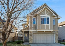 182 Cranarch Place SE Calgary, AB T3M 0W7