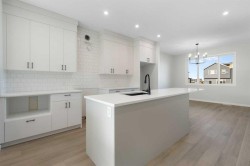 13 Creekview Manor SW Calgary, AB T2X 5Y4