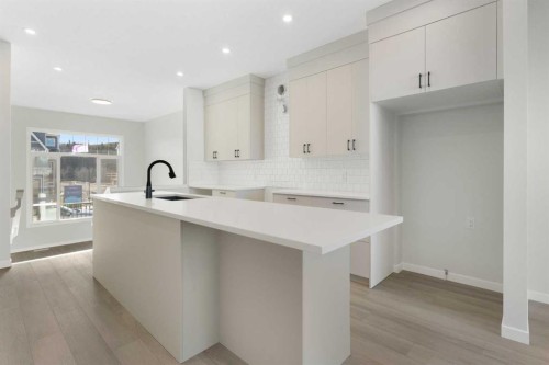 13 Creekview Manor Sw, Calgary, AB - Indoor Photo Showing Kitchen