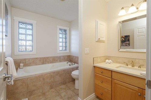 53 Prominence Path Sw, Calgary, AB - Indoor Photo Showing Bathroom