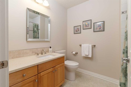 53 Prominence Path Sw, Calgary, AB - Indoor Photo Showing Bathroom
