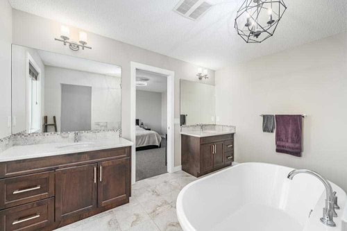 125 Sage Bluff Close Nw, Calgary, AB - Indoor Photo Showing Bathroom