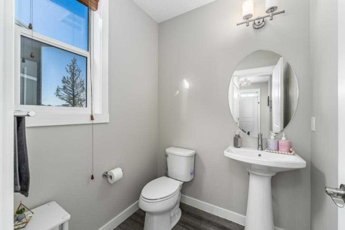 125 Sage Bluff Close Nw, Calgary, AB - Indoor Photo Showing Bathroom