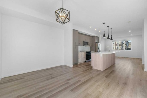 64 Creekside Boulevard Sw, Calgary, AB - Indoor Photo Showing Kitchen