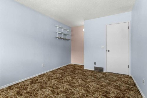 105-3500 Varsity Drive Nw, Calgary, AB - Indoor Photo Showing Other Room