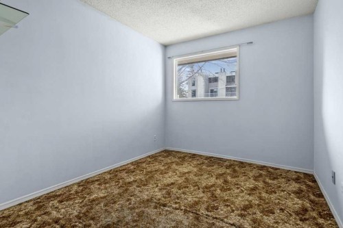 105-3500 Varsity Drive Nw, Calgary, AB - Indoor Photo Showing Other Room