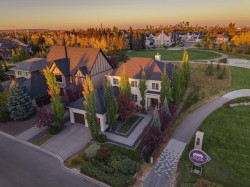 40 Mary Dover Drive SW Calgary, AB T3E 7A3