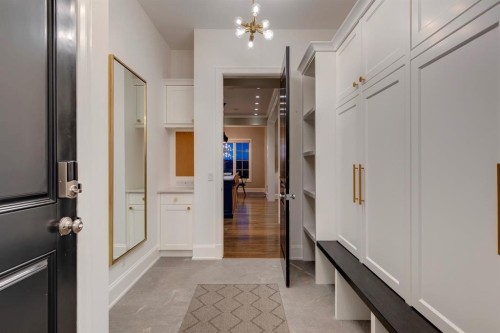 40 Mary Dover Drive Sw, Calgary, AB - Indoor Photo Showing Other Room