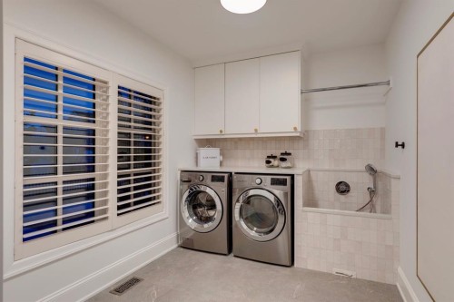40 Mary Dover Drive Sw, Calgary, AB - Indoor Photo Showing Laundry Room