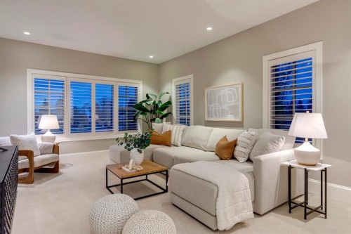40 Mary Dover Drive Sw, Calgary, AB - Indoor Photo Showing Living Room