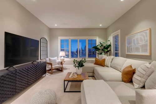40 Mary Dover Drive Sw, Calgary, AB - Indoor Photo Showing Living Room