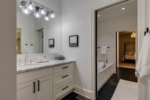 40 Mary Dover Drive Sw, Calgary, AB - Indoor Photo Showing Bathroom