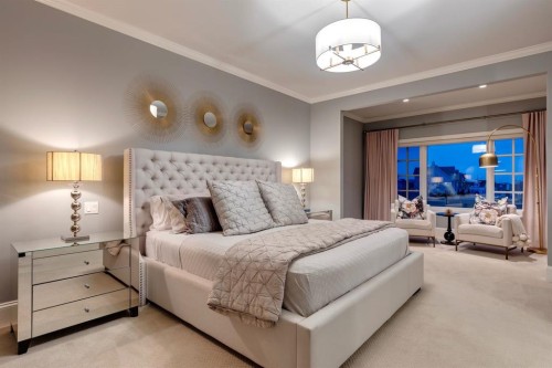 40 Mary Dover Drive Sw, Calgary, AB - Indoor Photo Showing Bedroom