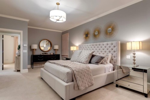 40 Mary Dover Drive Sw, Calgary, AB - Indoor Photo Showing Bedroom