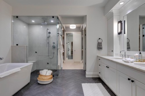 40 Mary Dover Drive Sw, Calgary, AB - Indoor Photo Showing Bathroom