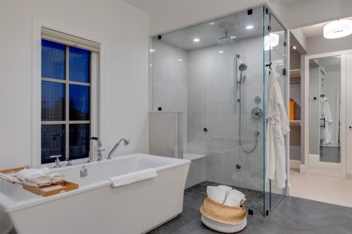 40 Mary Dover Drive Sw, Calgary, AB - Indoor Photo Showing Bathroom