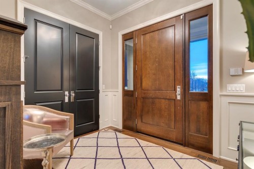 40 Mary Dover Drive Sw, Calgary, AB - Indoor Photo Showing Other Room