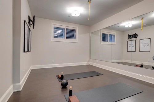 40 Mary Dover Drive Sw, Calgary, AB - Indoor Photo Showing Other Room