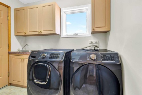 159 Hampshire Grove Nw, Calgary, AB - Indoor Photo Showing Laundry Room