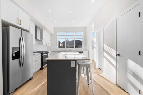 259 Magnolia Drive Se, Calgary, AB - Indoor Photo Showing Kitchen With Upgraded Kitchen